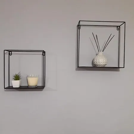 Simple, Calm And Center Apartment *