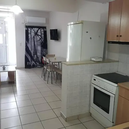 Simple, Calm And Center Apartment *