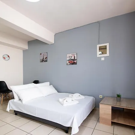 Simple, Calm And Center Apartment *