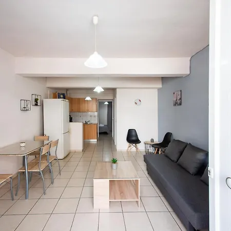 Apartment Simple, Calm And Center Kalamata