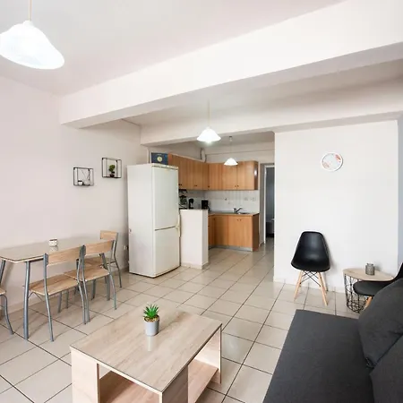 Simple, Calm And Center Apartment