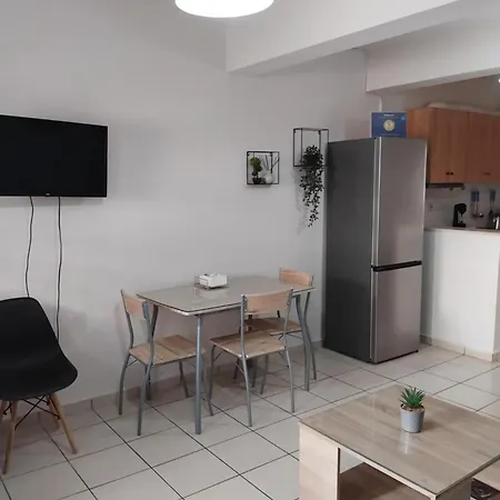 Simple, Calm And Center Apartment *